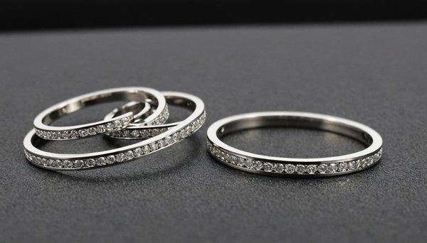 Bijoux en acier inoxydable : tendances et incontournables à découvrir